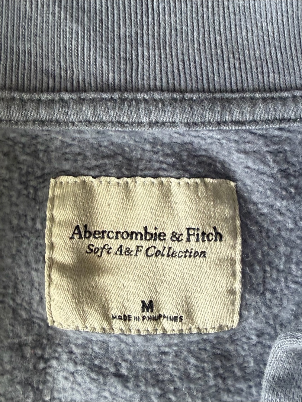 Abercrombie & Fitch Dusty Blue Collared V-Neck Cropped Pullover - Picture 3 of 4